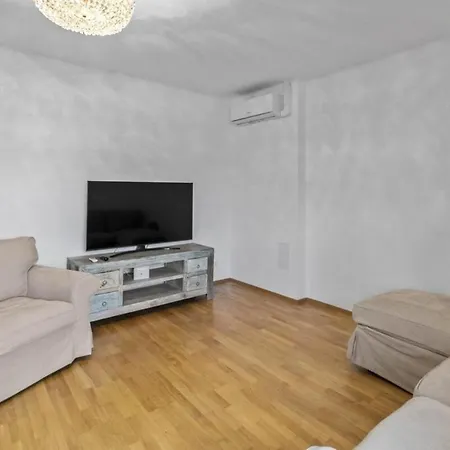 Apartment Blue Door Brunn am Gebirge